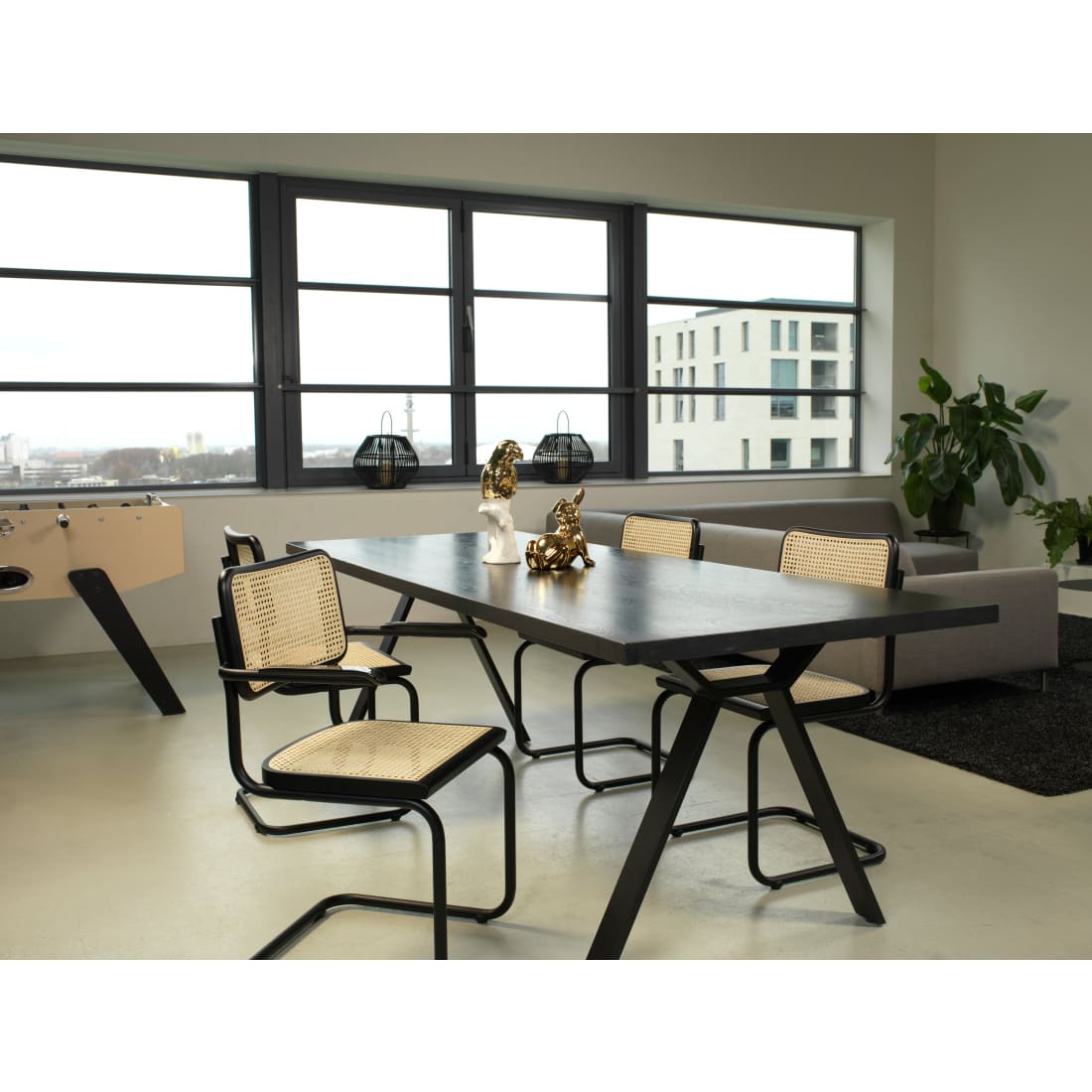 Sæt af 4 spisestole i rotandesign, sort, Bas