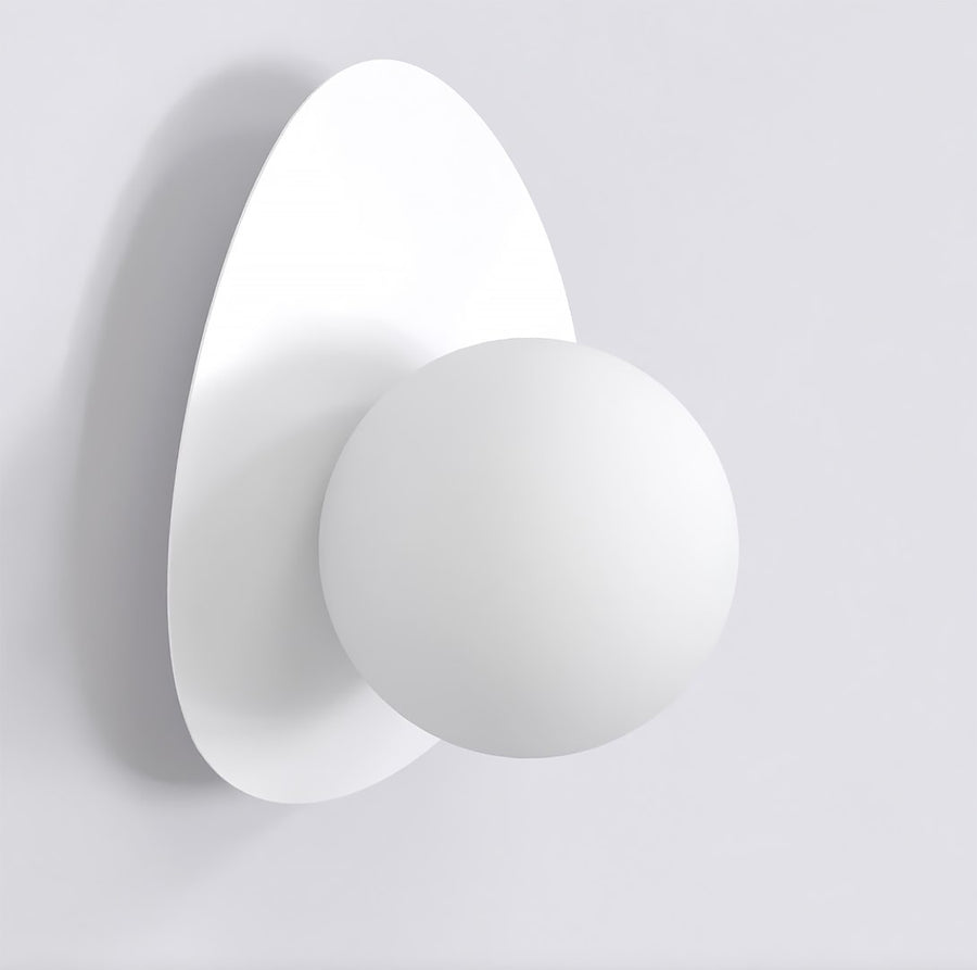 Ovo wall lamp white