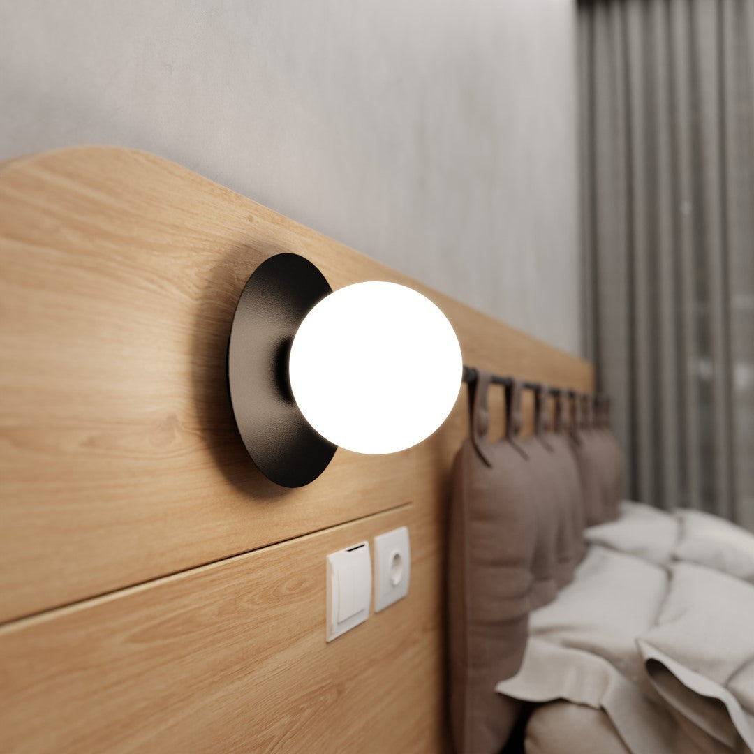 Minerva wall lamp black