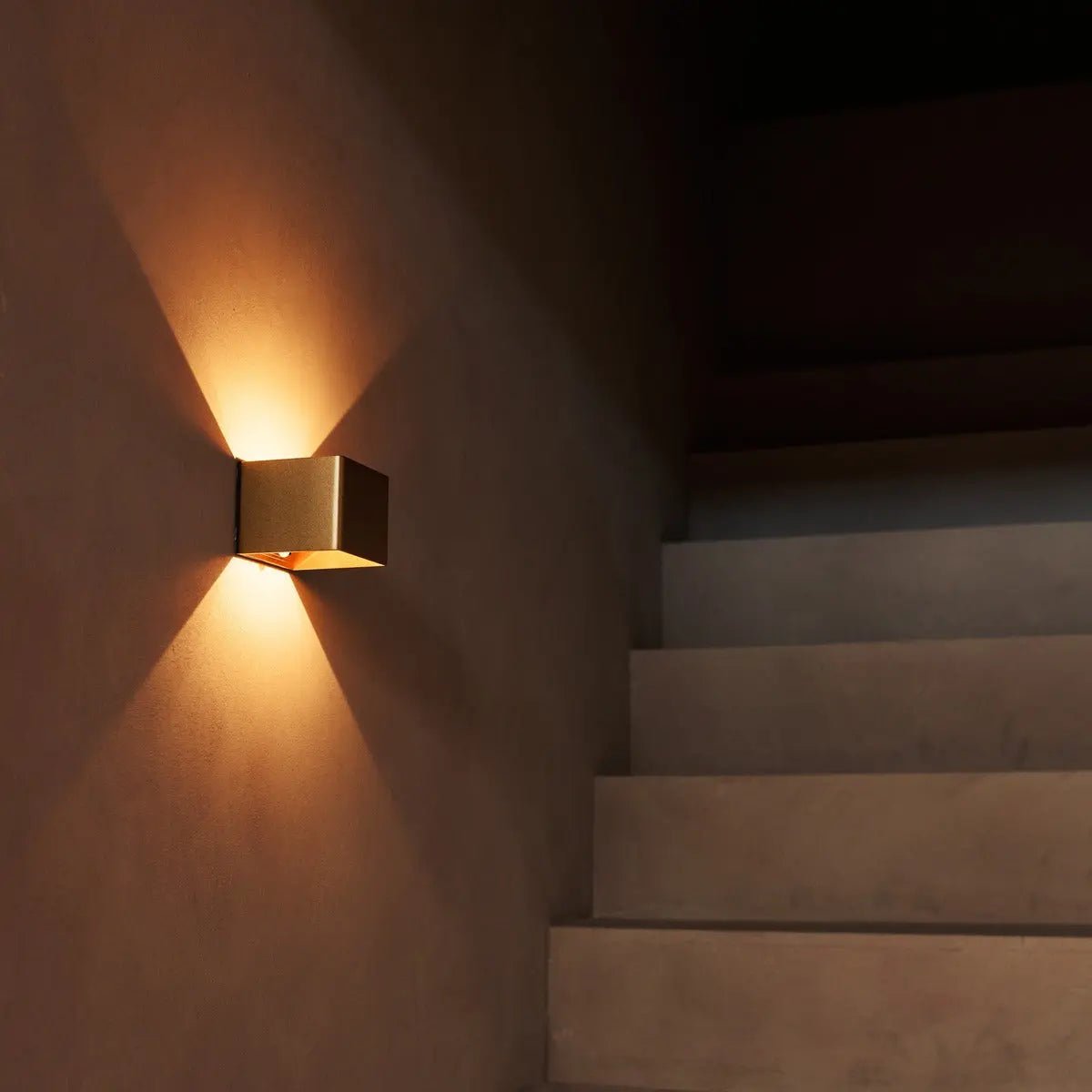Tess Gold Rechargeable Wall Lamp | Motion sensor, 20 Light Modes & Remote Control-0